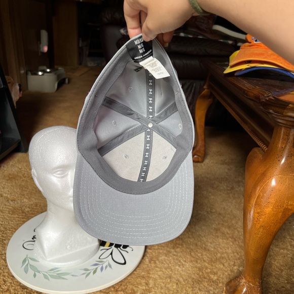 Under Armour Mens Blitzing Golf Hat Stretch Fit Cap M/L Orange Logo. - Picture 8 of 17